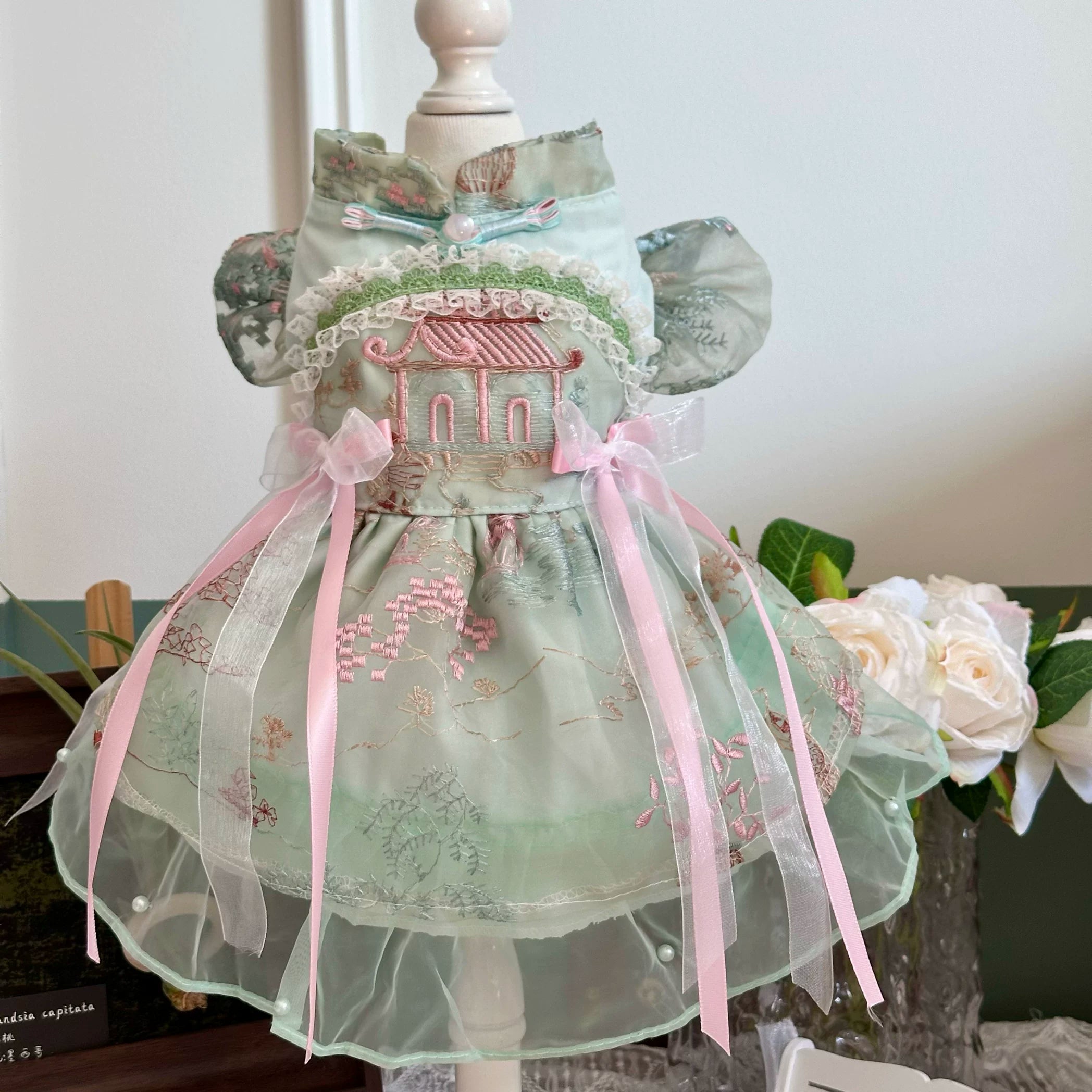New Chinese Embroidered Tulle Pet Dress for Dogs and Cats