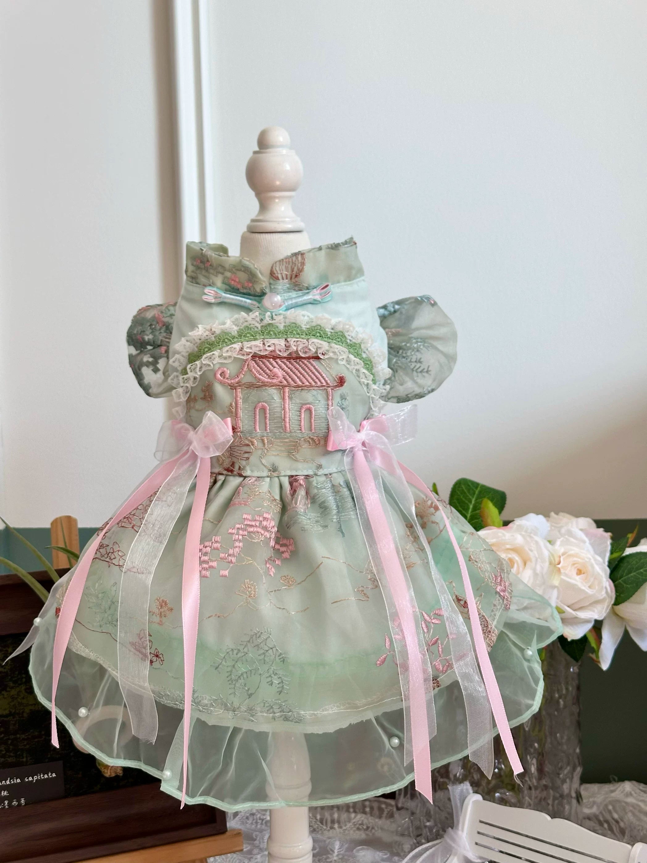 New Chinese Embroidered Tulle Pet Dress for Dogs and Cats