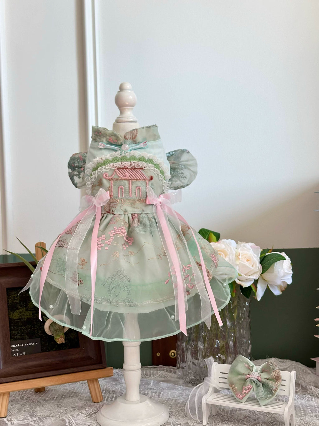 New Chinese Embroidered Tulle Pet Dress for Dogs and Cats